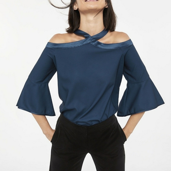 3/4 Sleeve Halter Blouse - Picture 2 of 3